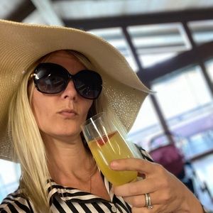 Meet your Posher, Catherine